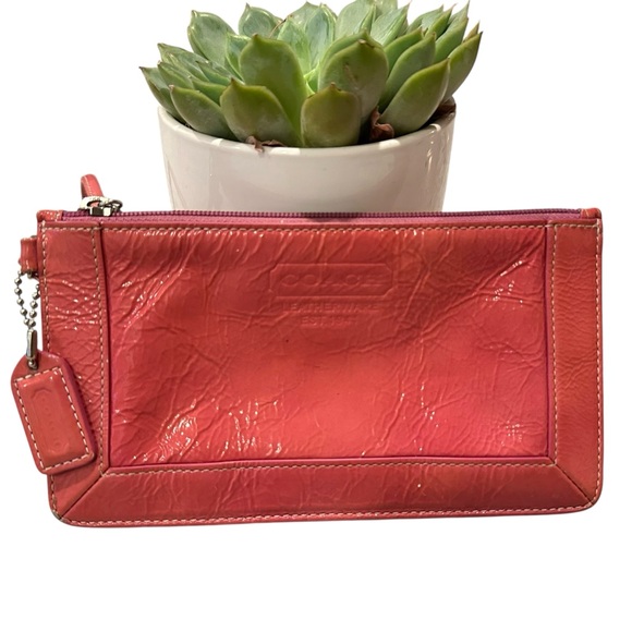 Coach‎ Pink Patent Leather Wristlet Clutch Bag - Picture 1 of 4